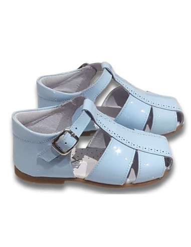 SANDALIA DE CHAROL BAMBI 4985 CELESTE
