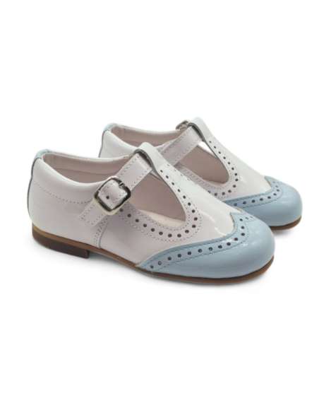 Zapato T-bar blanco y celeste de charol | Calzado infantil al por mayor Made in Spain