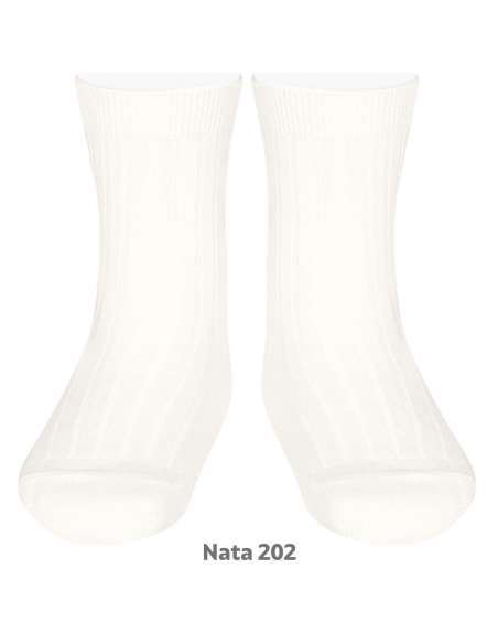 White ribbed ankle socks