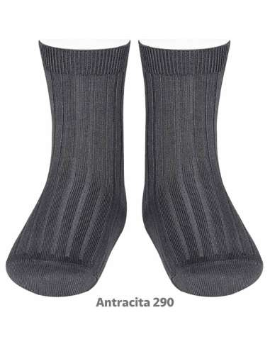 Short ribbed ankle socks in anthracite color