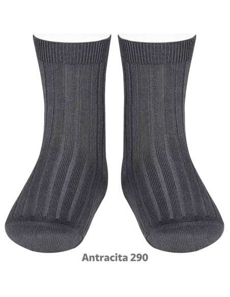 Short ribbed ankle socks in anthracite color