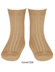 Short ribbed ankle socks in camel color