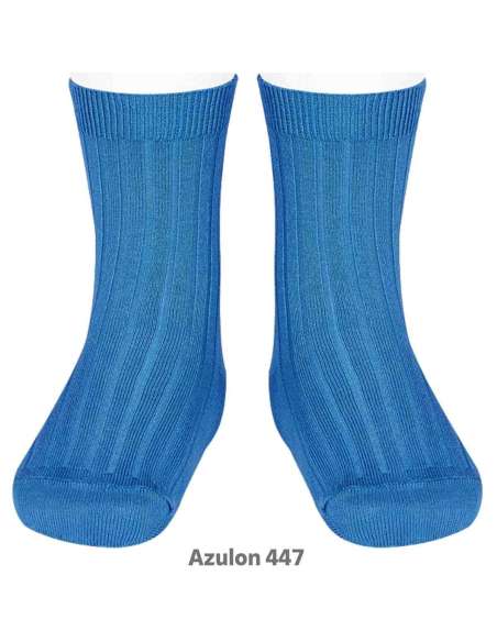 Short ribbed ankle socks in deep blue color