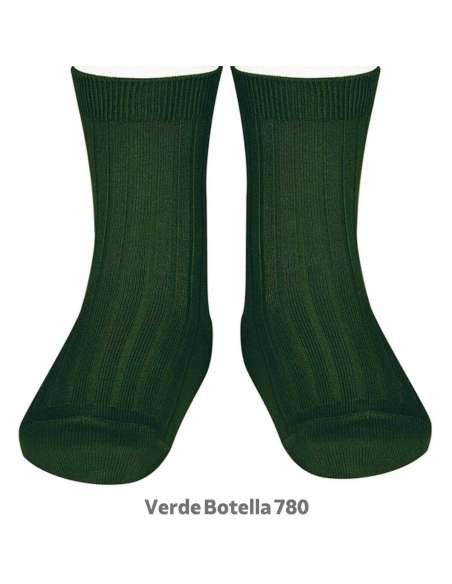 Short ribbed ankle socks in bottle green color